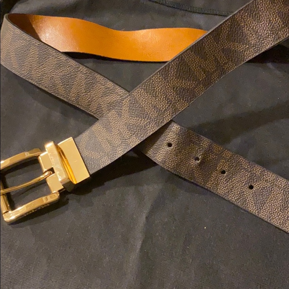 Michael Kors reversible belt